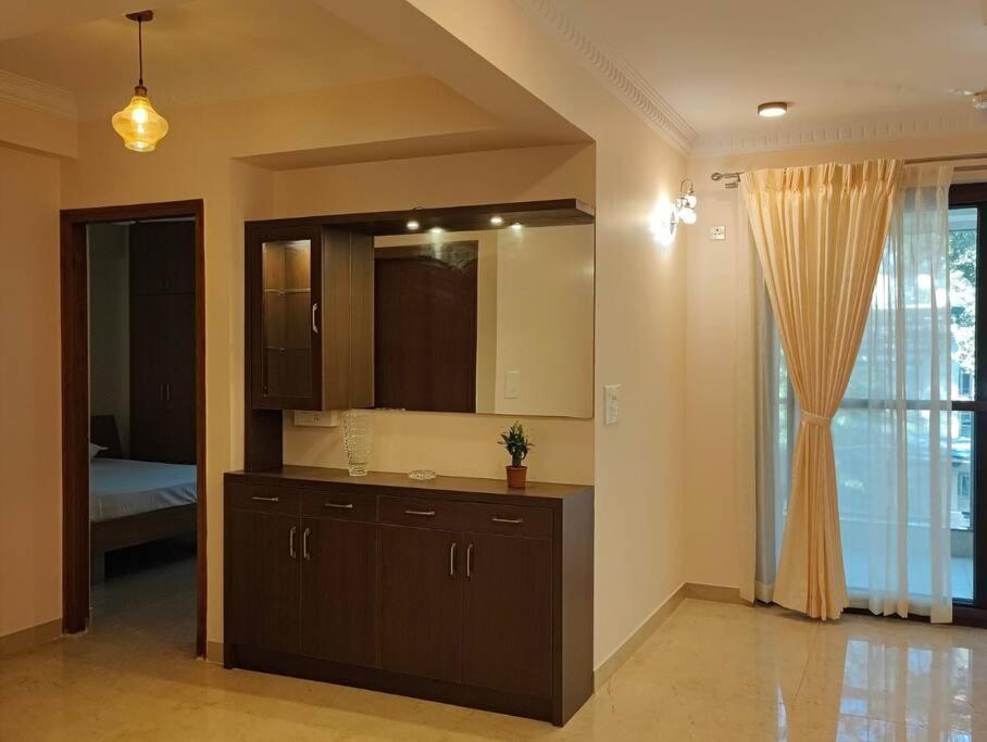 Tara Suites Premium Rooms In Central Indiranagar Bangalore Exterior photo
