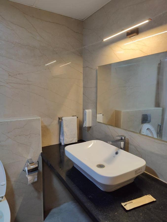 Tara Suites Premium Rooms In Central Indiranagar Bangalore Exterior photo